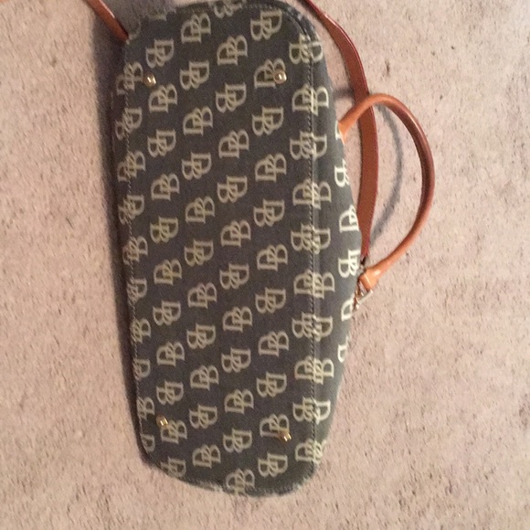 Dooney & Bourke purse - Picture 4 of 4